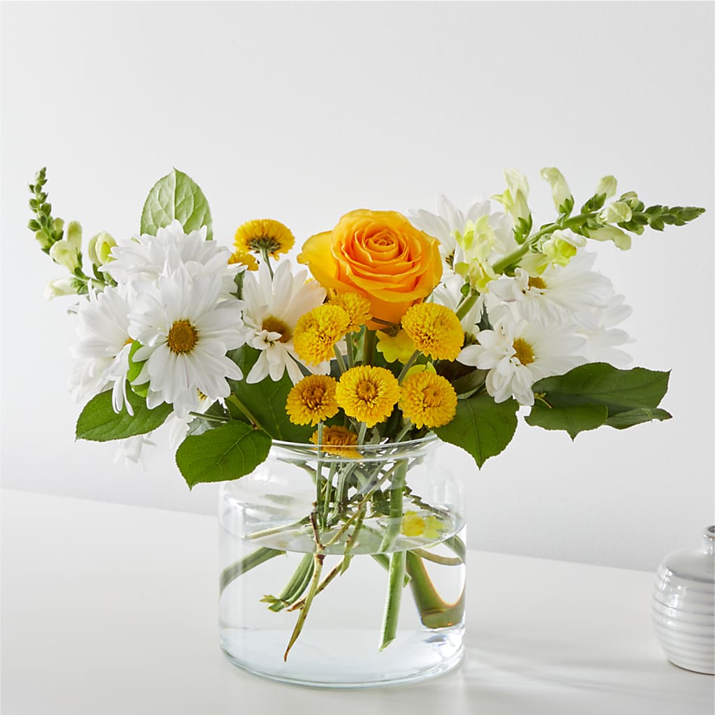 Sun Salutation Bouquet – SIXTO'S FLOWER SHOP, Union City NJ