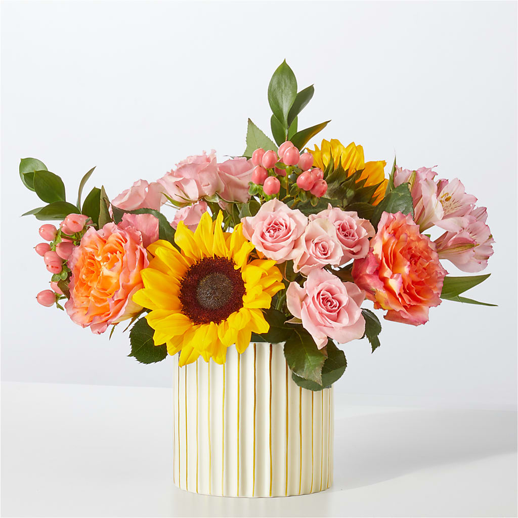 Sun's Out Bouquet – SIXTO'S FLOWER SHOP, Union City NJ