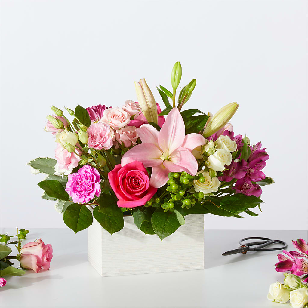 Sweetberry Box – A Florist Original – SIXTO'S FLOWER SHOP, Union City NJ