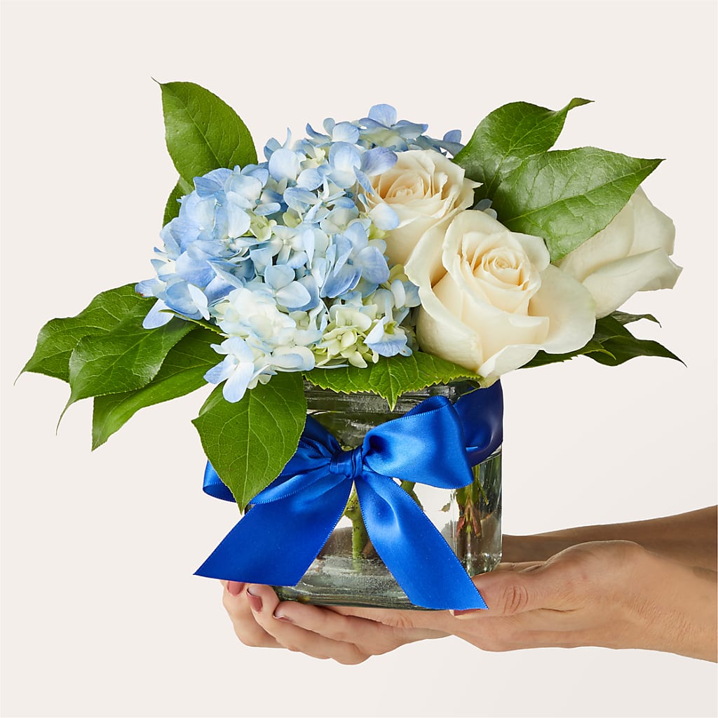 Sky Blue Delight Bouquet – SIXTO'S FLOWER SHOP, Union City NJ