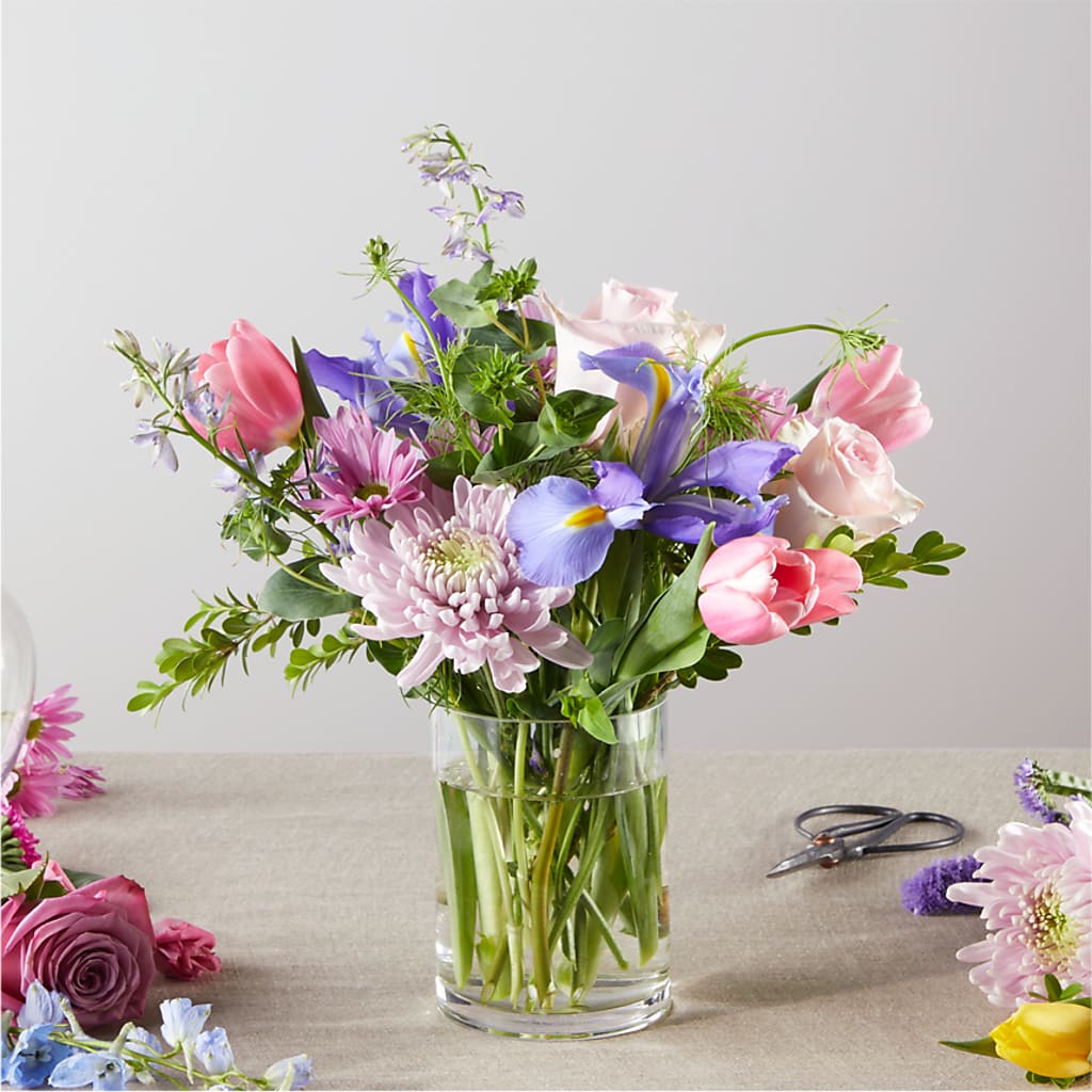 Pastel Tradition - A Florist Original – SIXTO'S FLOWER SHOP, Union City NJ