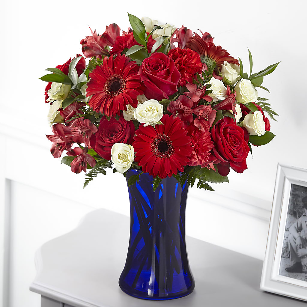 Hearts Embrace Bouquet – SIXTO'S FLOWER SHOP, Union City NJ
