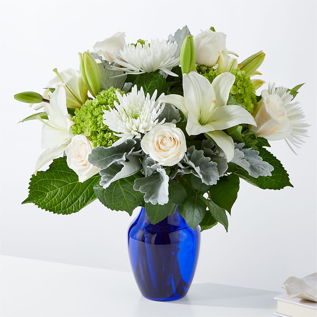 Snowy Dreams Bouquet – SIXTO'S FLOWER SHOP, Union City NJ