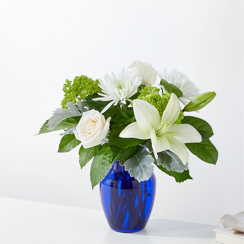 Snowy Dreams Bouquet – SIXTO'S FLOWER SHOP, Union City NJ