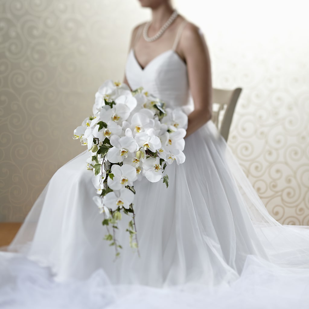 Classic White Bouquet – SIXTO'S FLOWER SHOP, Union City NJ