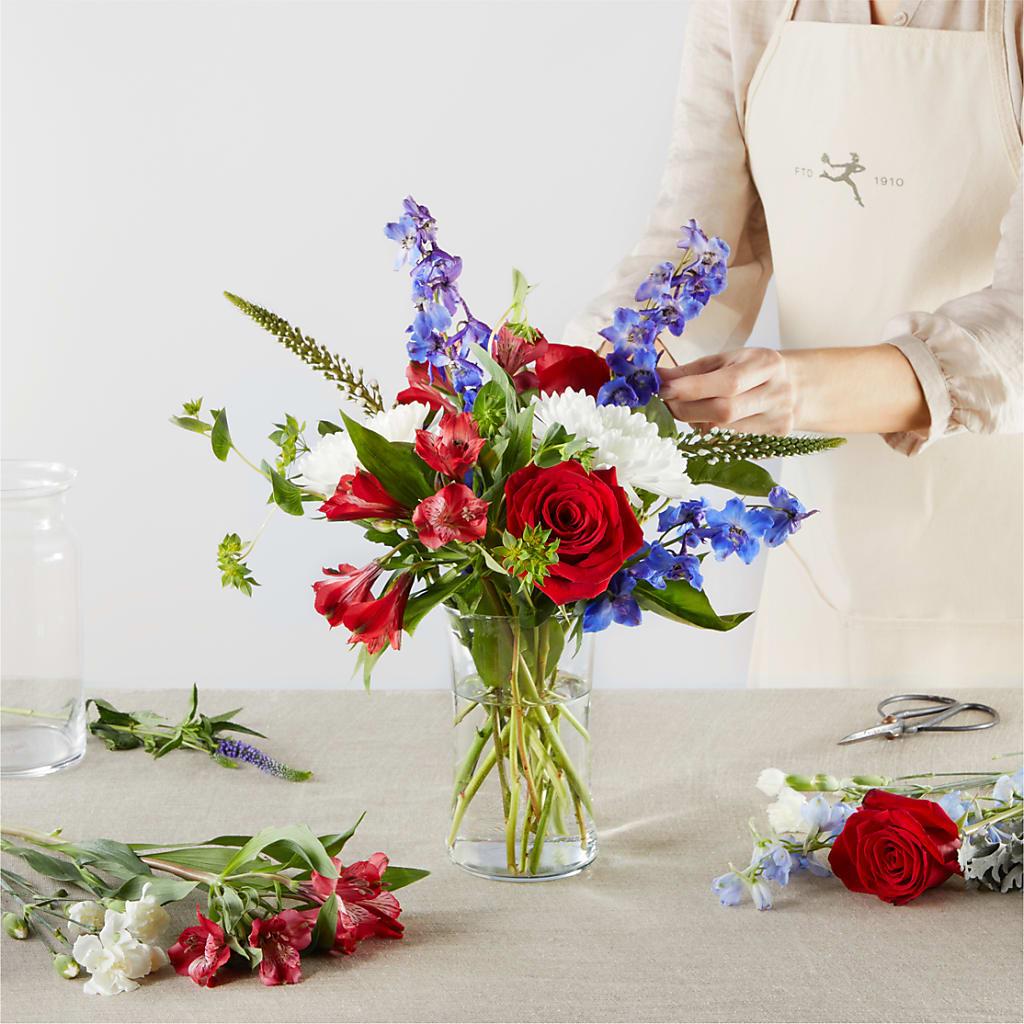 Star Spangled - A Florist Original – SIXTO'S FLOWER SHOP, Union City NJ