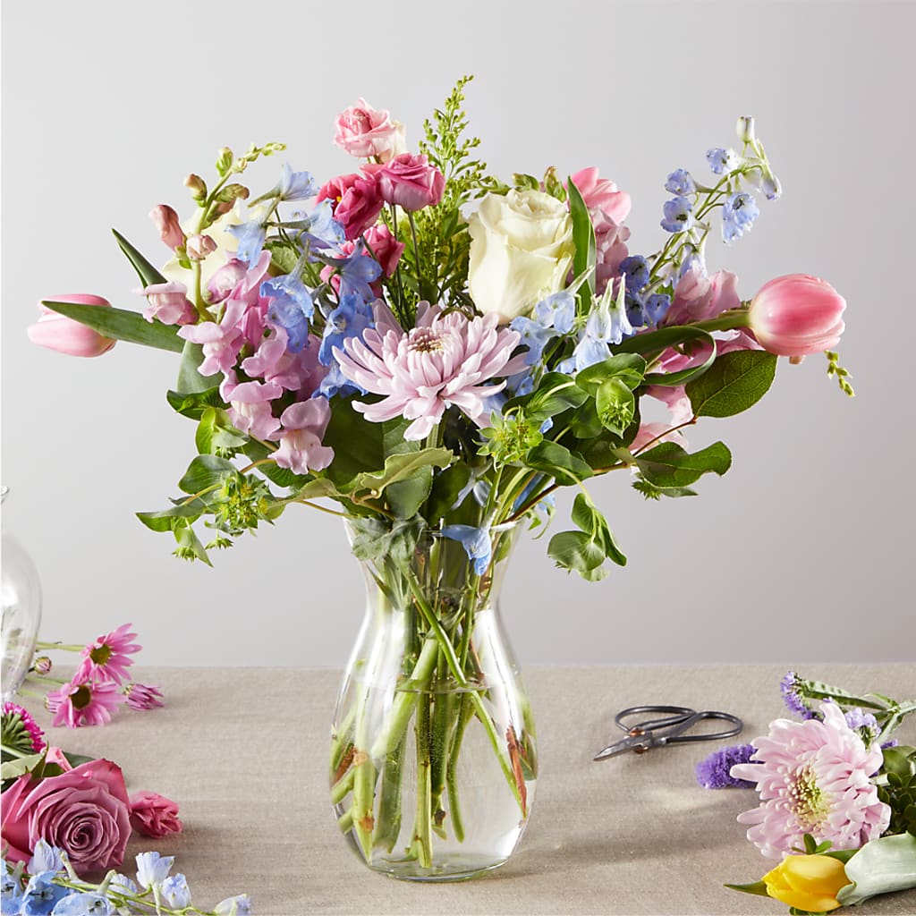 Pastel Tradition - A Florist Original – SIXTO'S FLOWER SHOP, Union City NJ