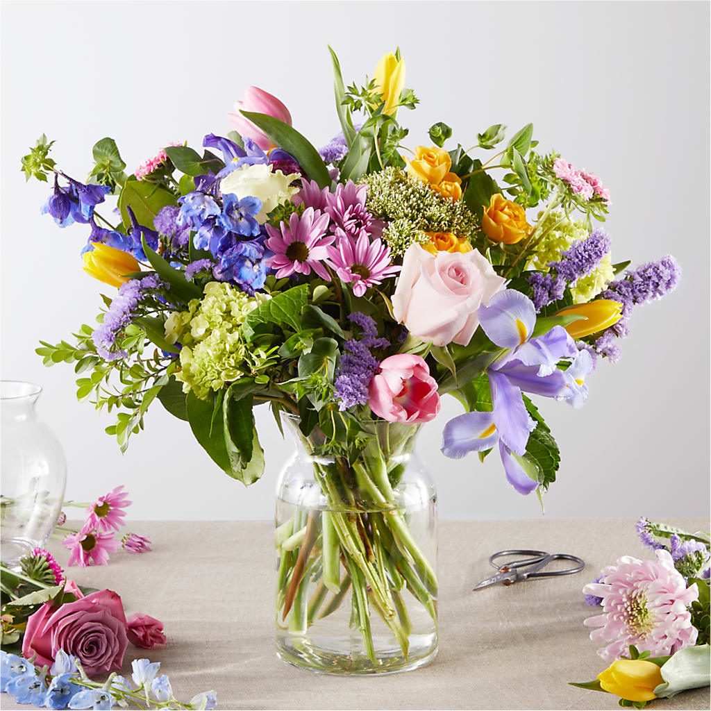 Pastel Tradition - A Florist Original – SIXTO'S FLOWER SHOP, Union City NJ