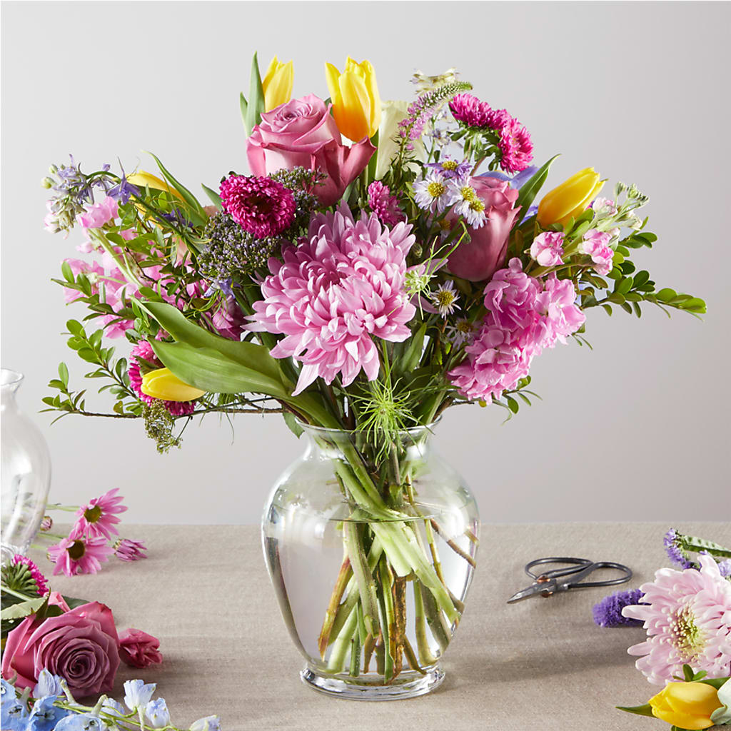 Pastel Tradition - A Florist Original – SIXTO'S FLOWER SHOP, Union City NJ