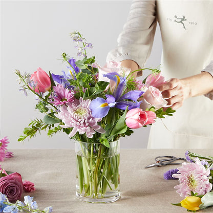 Pastel Tradition - A Florist Original – SIXTO'S FLOWER SHOP, Union City NJ