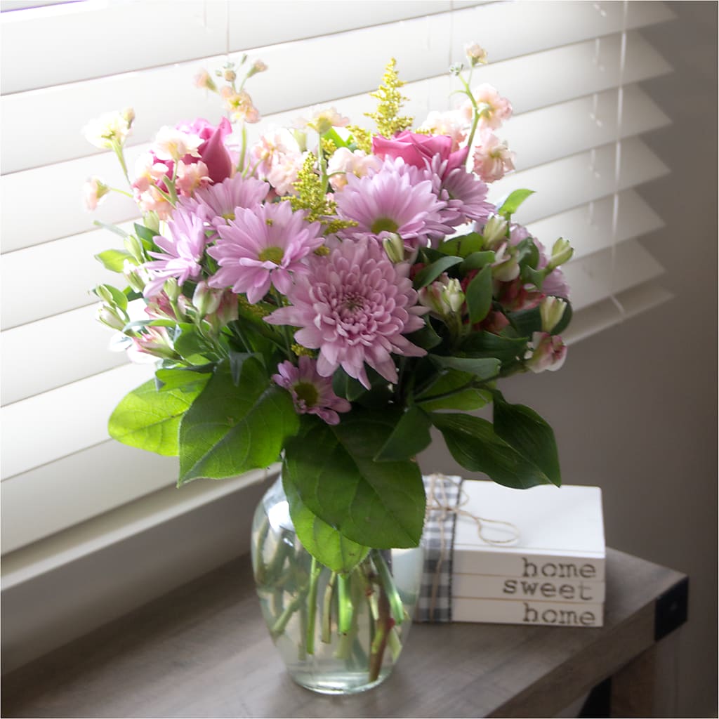 Pastel Tradition - A Florist Original – SIXTO'S FLOWER SHOP, Union City NJ