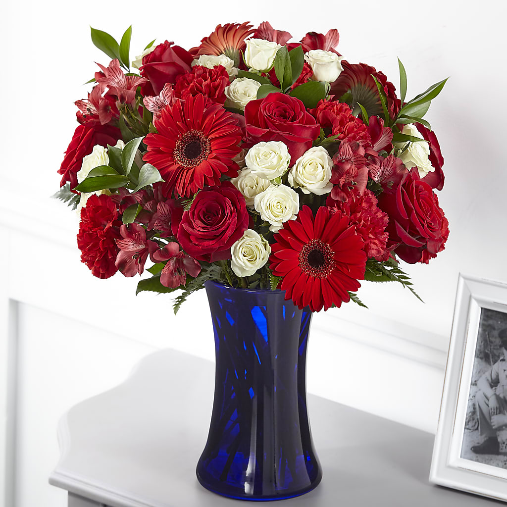 Hearts Embrace Bouquet – SIXTO'S FLOWER SHOP, Union City NJ