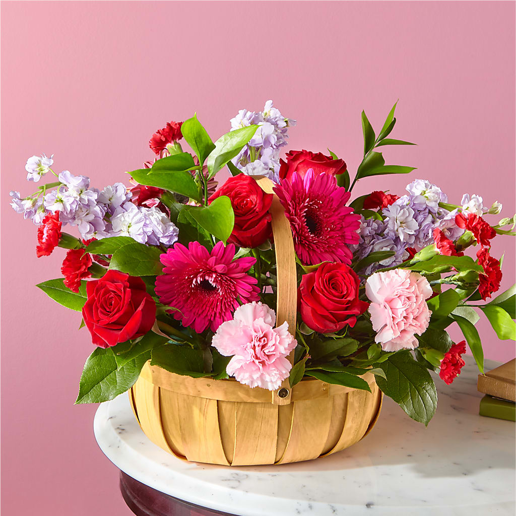 Pink Picnic Basket – SIXTO'S FLOWER SHOP, Union City NJ