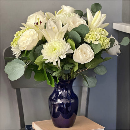 Snowy Dreams Bouquet – SIXTO'S FLOWER SHOP, Union City NJ