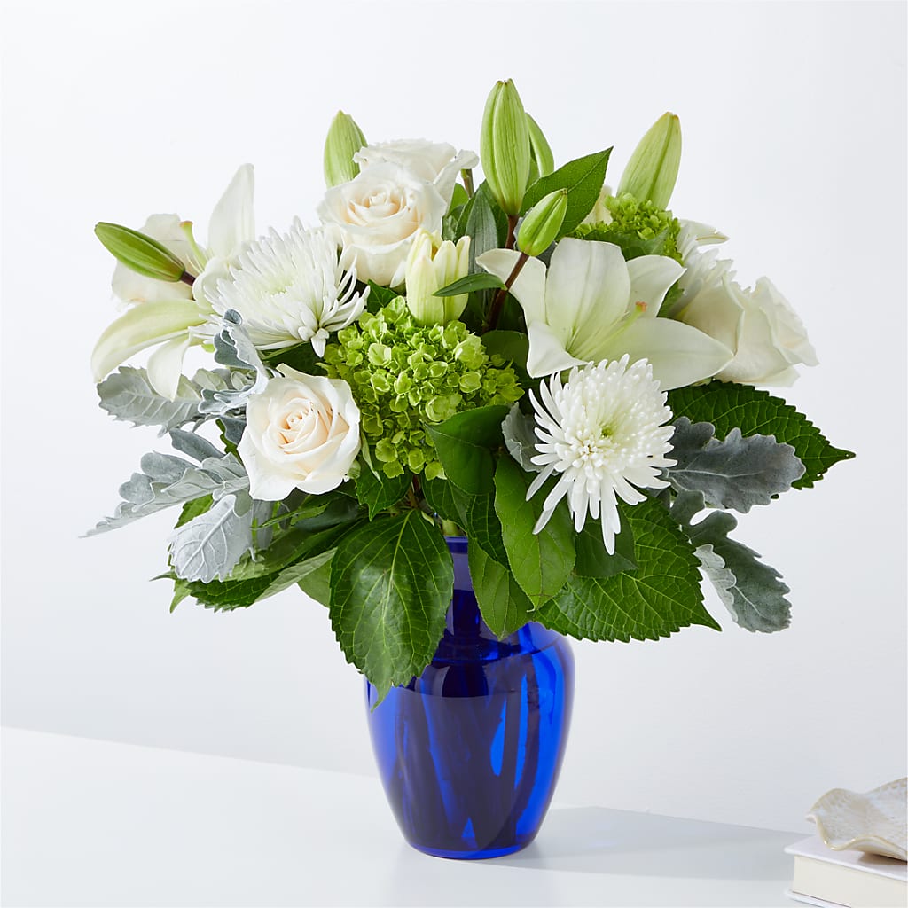 Snowy Dreams Bouquet – SIXTO'S FLOWER SHOP, Union City NJ