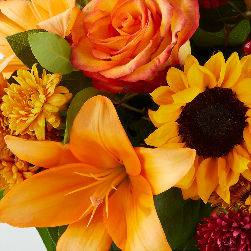 Grateful Centerpiece – SIXTO'S FLOWER SHOP, Union City NJ