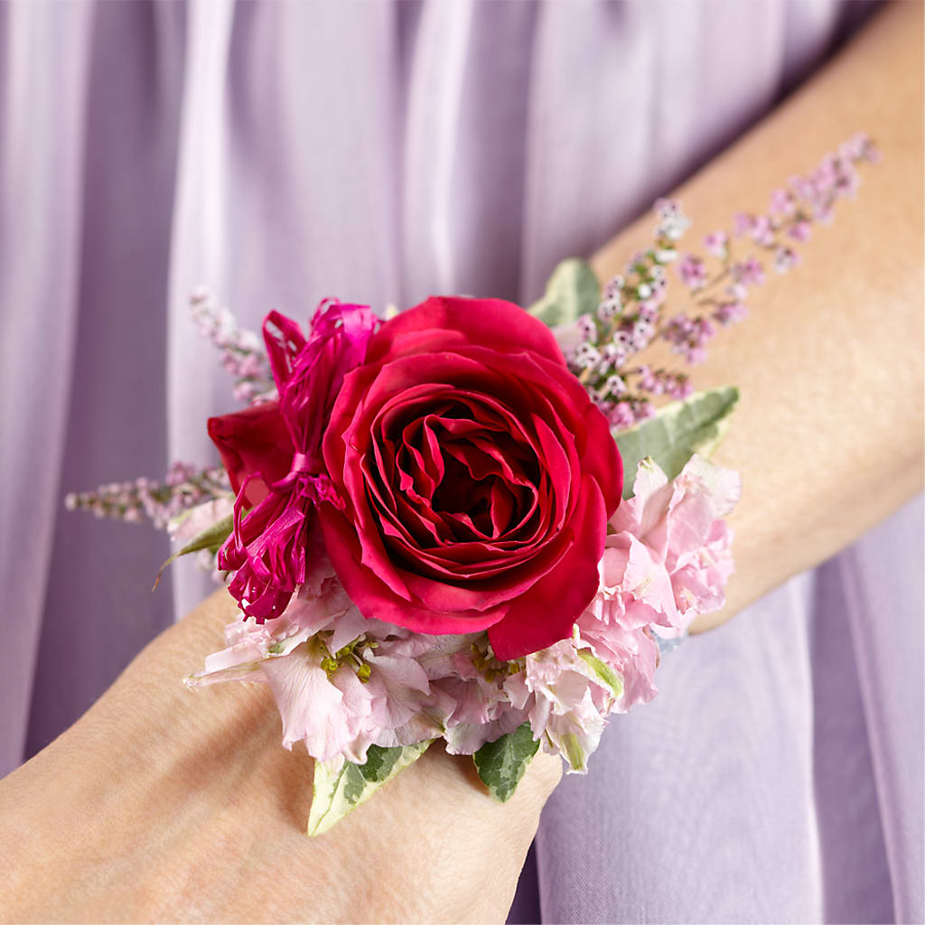 Rose Charm Corsage – SIXTO'S FLOWER SHOP, Union City NJ