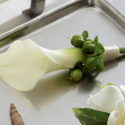 White Calla Boutonniere – SIXTO'S FLOWER SHOP, Union City NJ